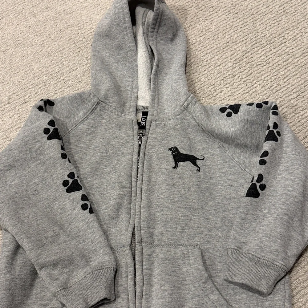 The black dog Martha’s Vineyard sweatshirt and sweatpants - Picture 6 of 8